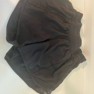 Hotty Hot High-Rise Lined Short 4"- Lululemon- Size 2- color black